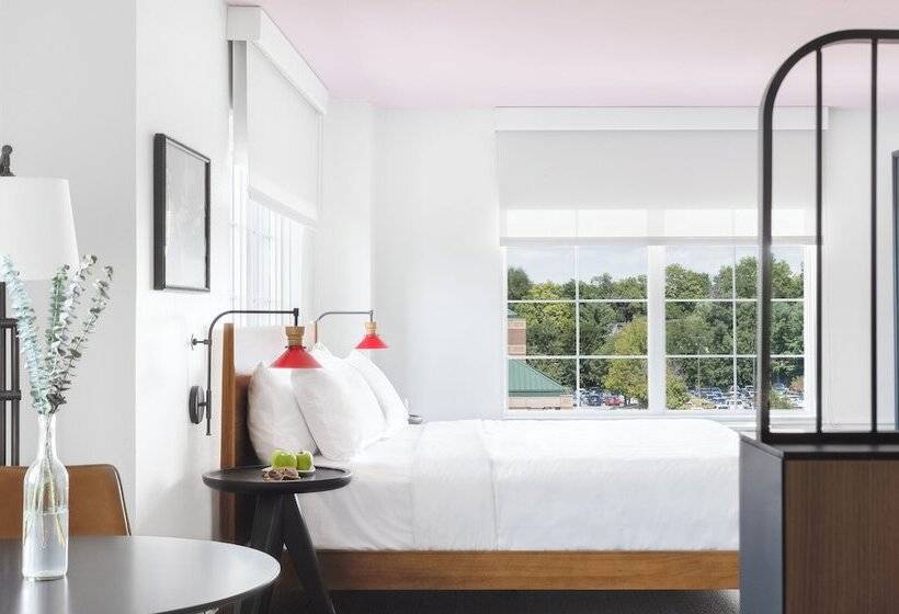 Elwood Hotel & Suites