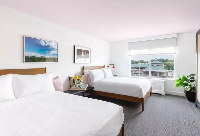 Elwood Hotel & Suites