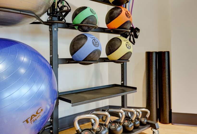 Elwood Hotel & Suites