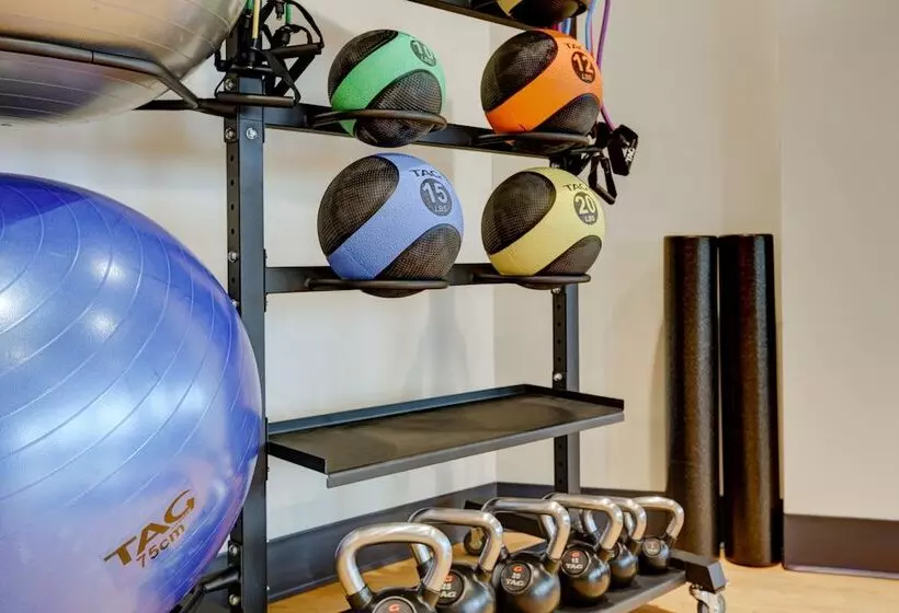 Elwood Hotel & Suites