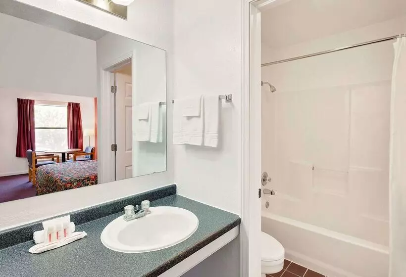 Отель Knights Inn Muskogee