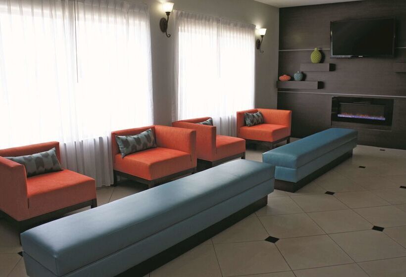 فندق La Quinta By Wyndham Orange