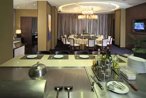 בית מלון כפרי Le Parker International