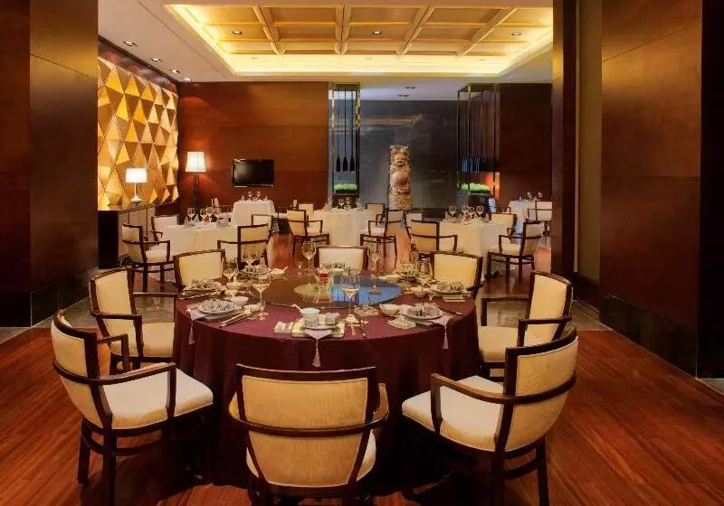 هتل Radisson Blu Plaza Chongqing