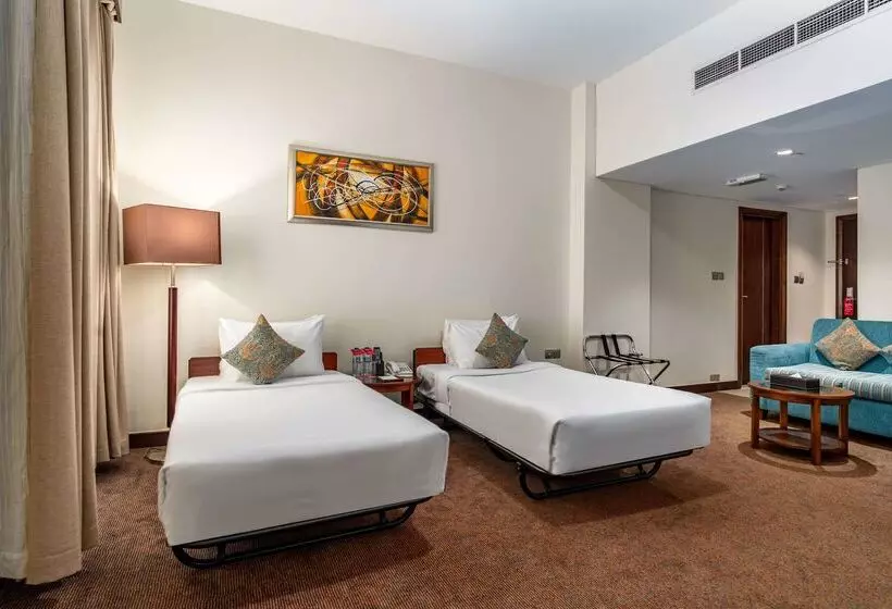 Отель Ramada By Wyndham Dubai Deira