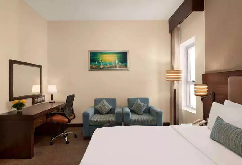 Отель Ramada By Wyndham Dubai Deira