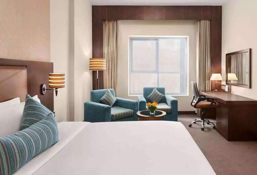 Отель Ramada By Wyndham Dubai Deira