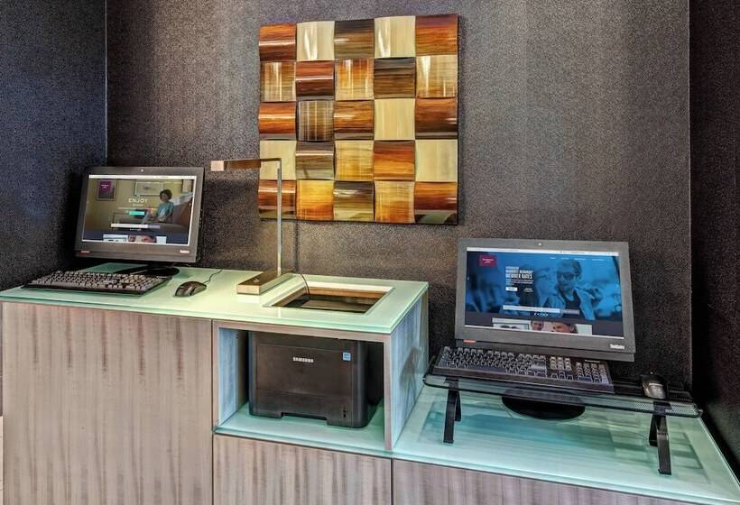 בית מלון כפרי Residence Inn Norfolk Downtown