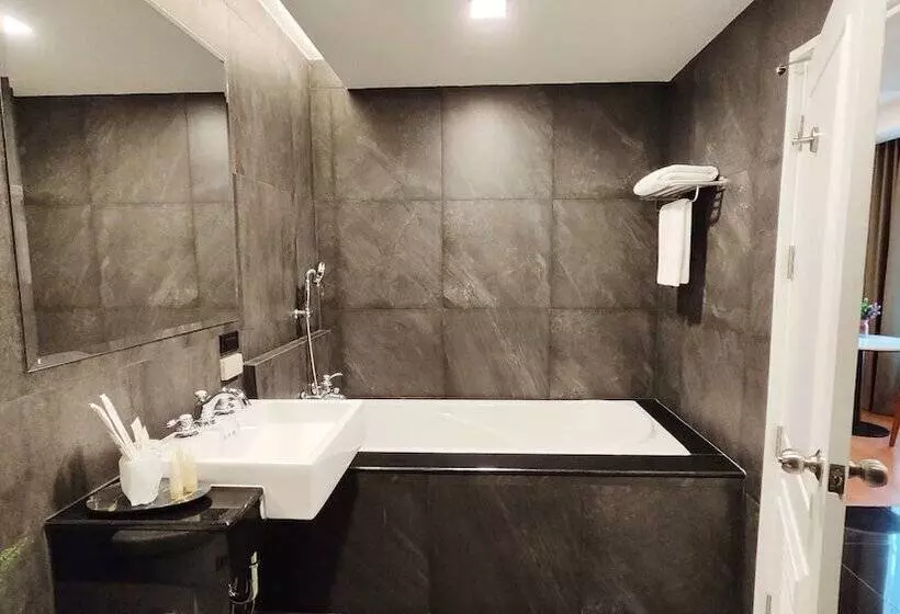 The Bless Hotel And Residence