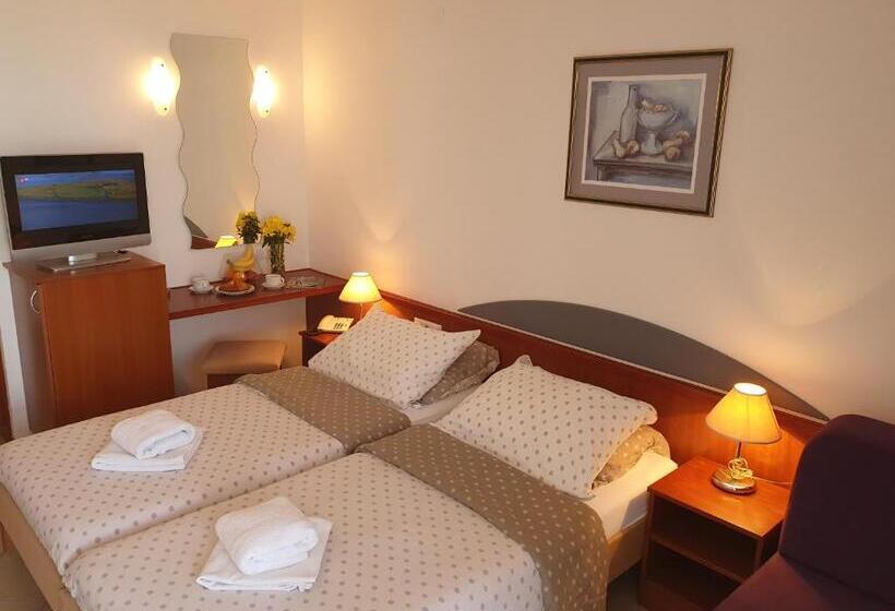 Hotell Tourist Settlement Brzet