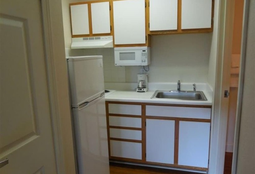 Affordable Suites Shelby