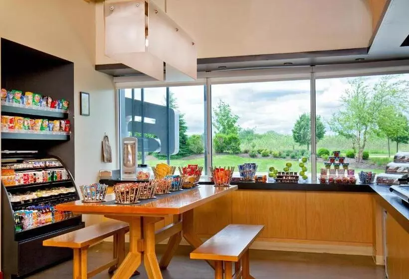 Отель Aloft Bolingbrook