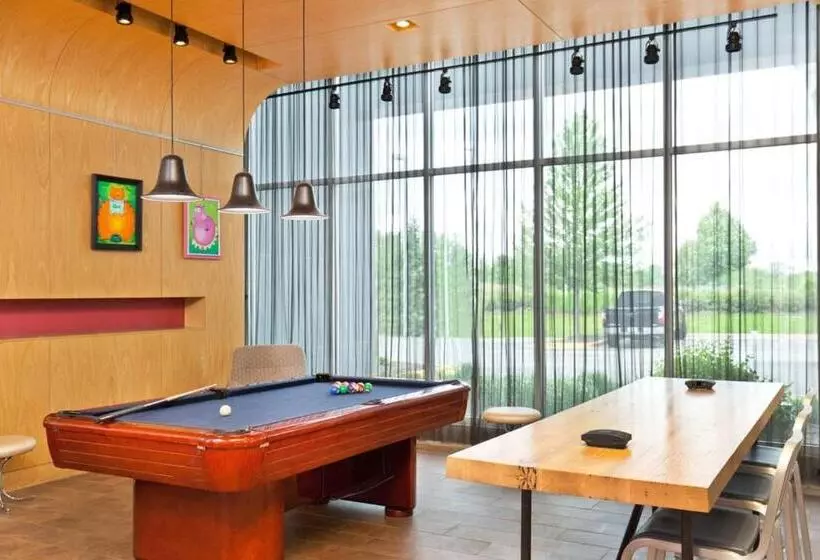 Отель Aloft Bolingbrook