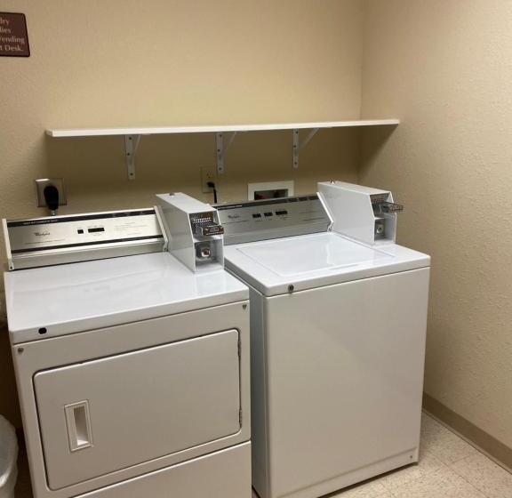 ホテル Americinn By Wyndham Anamosa