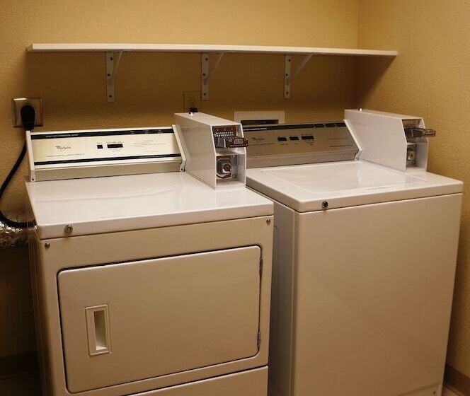 ホテル Americinn By Wyndham Anamosa