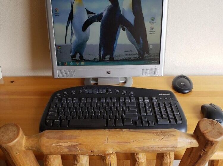 هتل Cody Legacy Inn & Suites