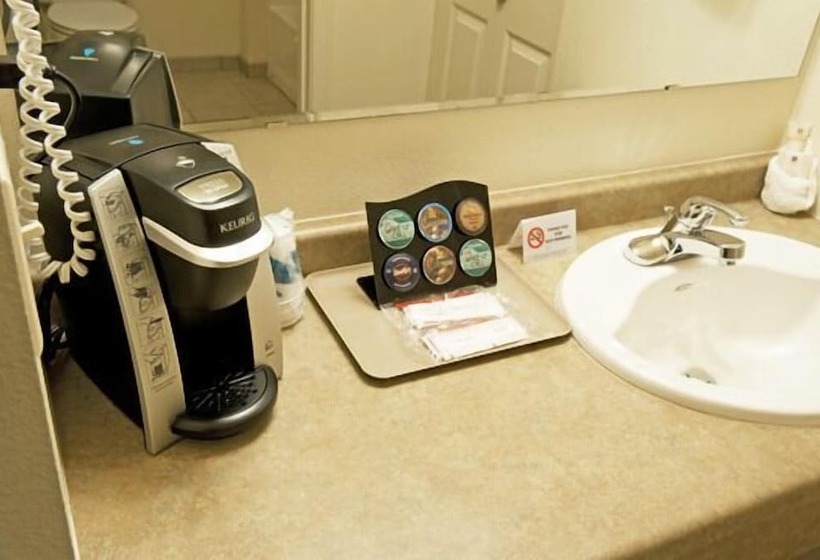 هتل Cody Legacy Inn & Suites