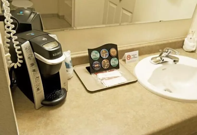 ホテル Cody Legacy Inn & Suites