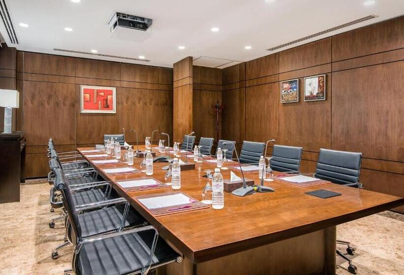 هتل Crowne Plaza Madinah, An Ihg