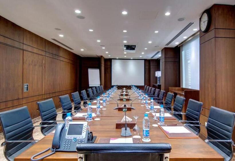 هتل Crowne Plaza Madinah, An Ihg