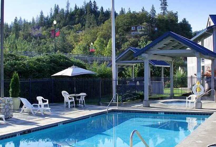 Szálloda Edgewater Inn Shady Cove