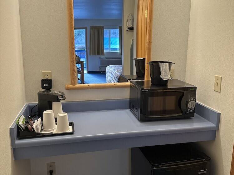 Szálloda Edgewater Inn Shady Cove