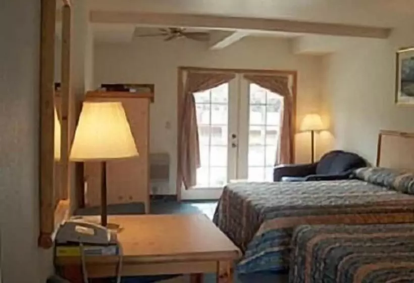 فندق Edgewater Inn Shady Cove