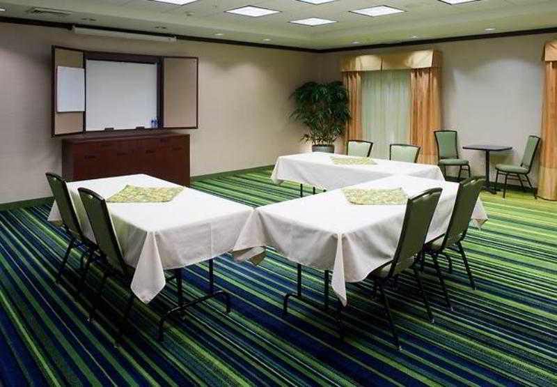 فندق Fairfield Inn & Suites By Marriott Rogers