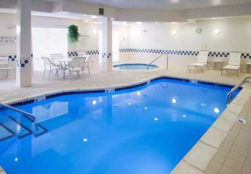 בית מלון כפרי Fairfield Inn & Suites By Marriott Rogers