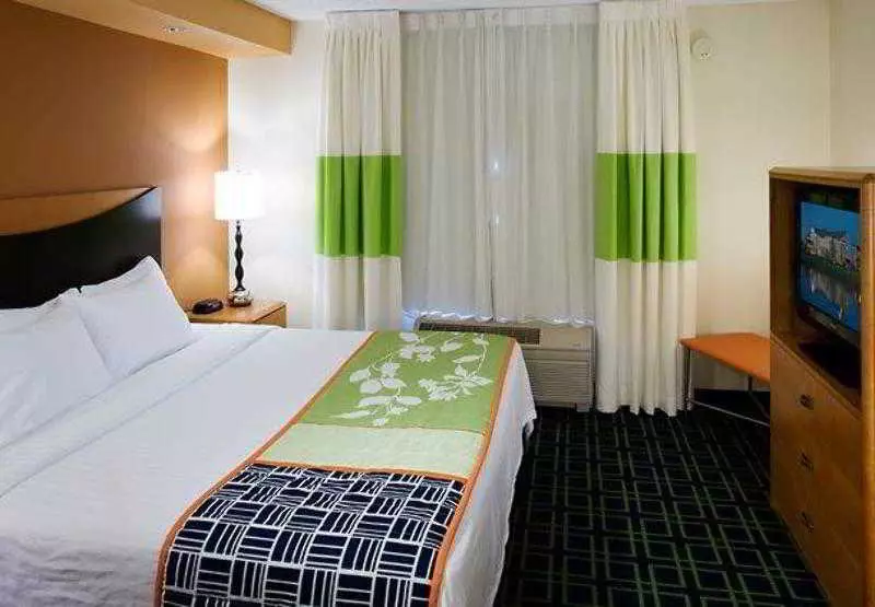 בית מלון כפרי Fairfield Inn & Suites By Marriott Rogers