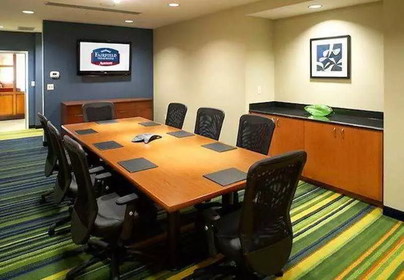 Otel Fairfield Inn & Suites By Marriott Cumberland