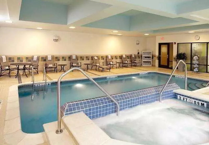 Otel Fairfield Inn & Suites By Marriott Cumberland