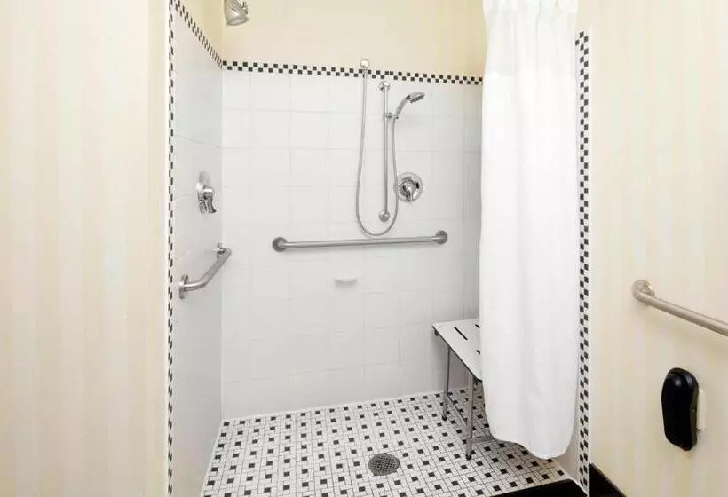 Otel Fairfield Inn & Suites By Marriott Cumberland