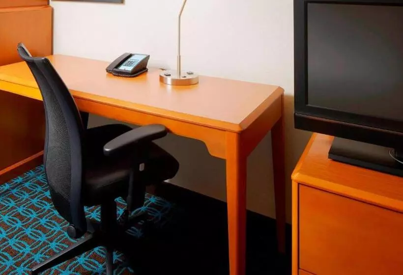 Otel Fairfield Inn & Suites By Marriott Cumberland