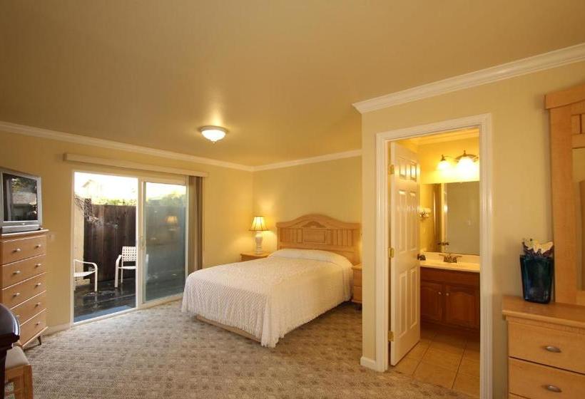 בית מלון כפרי Monterey Fireside Lodge