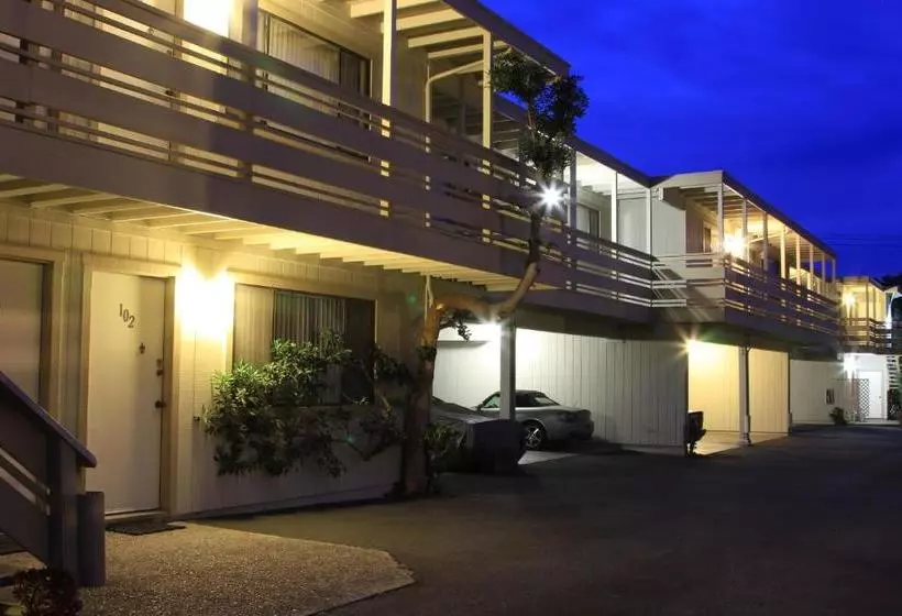 호텔 Monterey Fireside Lodge