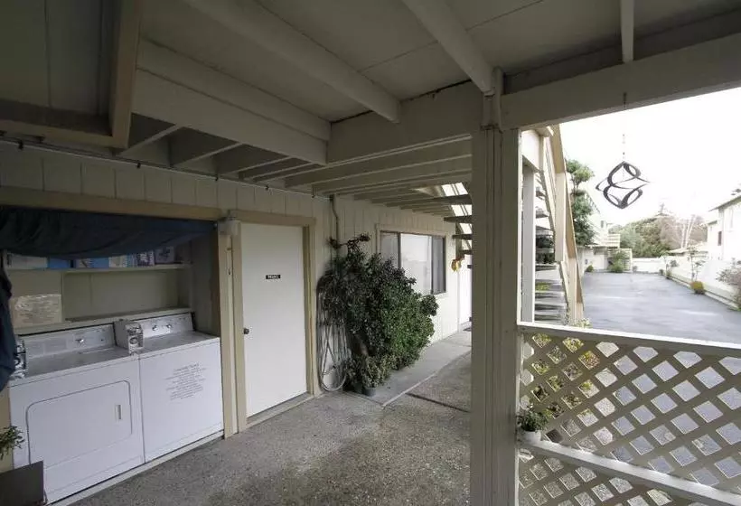 호텔 Monterey Fireside Lodge