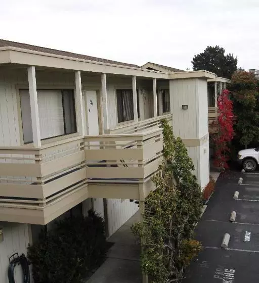 호텔 Monterey Fireside Lodge