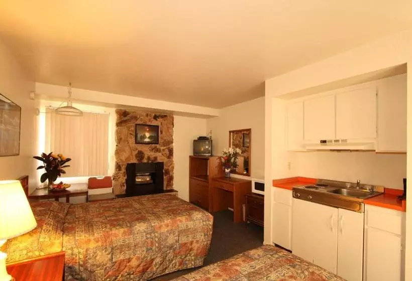 호텔 Monterey Fireside Lodge