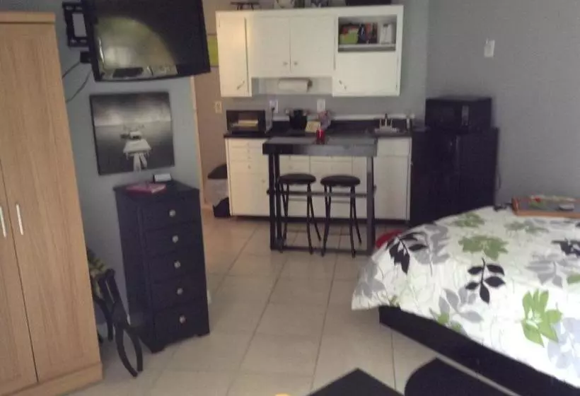 ホテル Paradise Cove at Lemon Bay