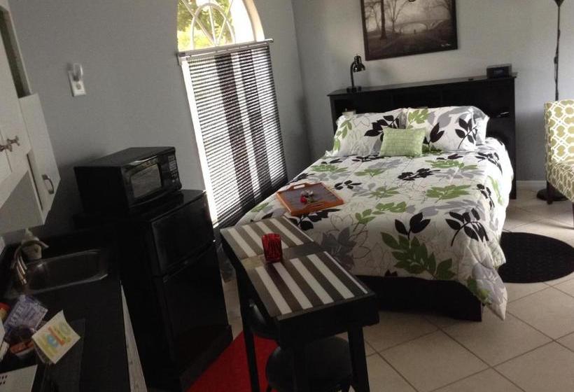 ホテル Paradise Cove at Lemon Bay