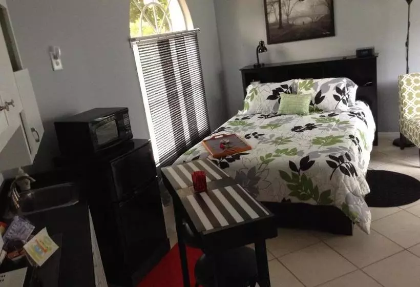 ホテル Paradise Cove at Lemon Bay