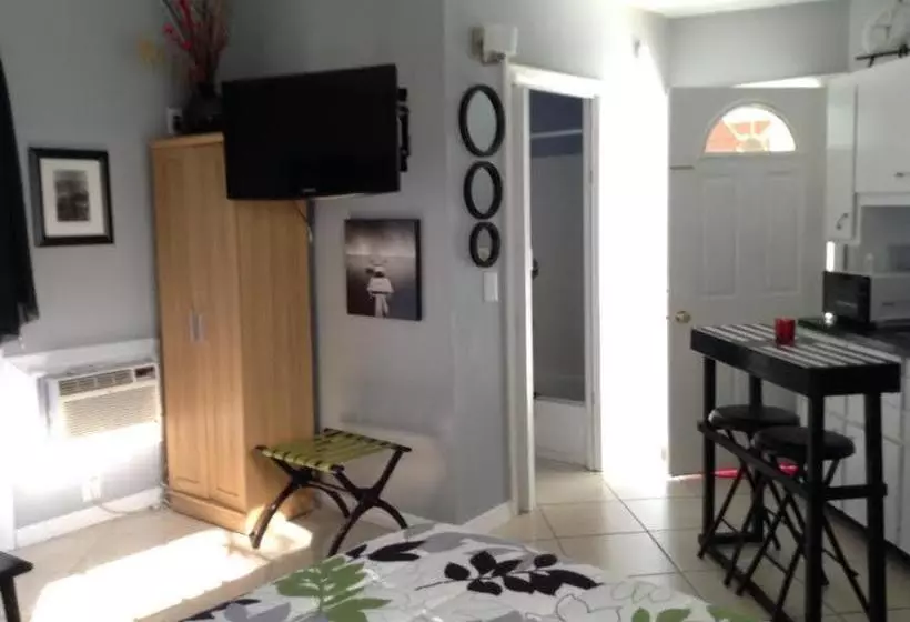 ホテル Paradise Cove at Lemon Bay