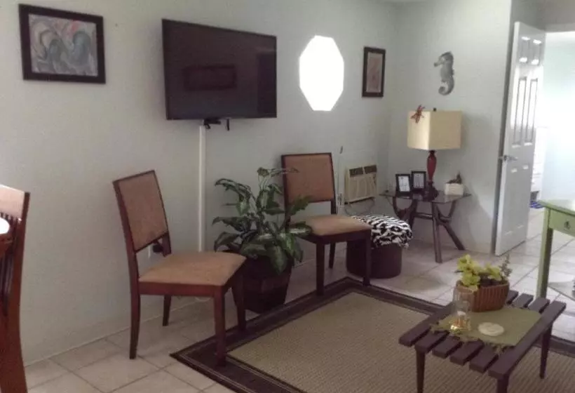 ホテル Paradise Cove at Lemon Bay