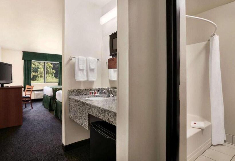 ホテル Travelodge By Wyndham Low Moor Near Covington