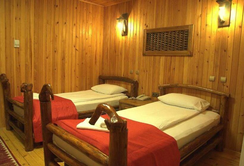 בית מלון כפרי Inan Kardesler