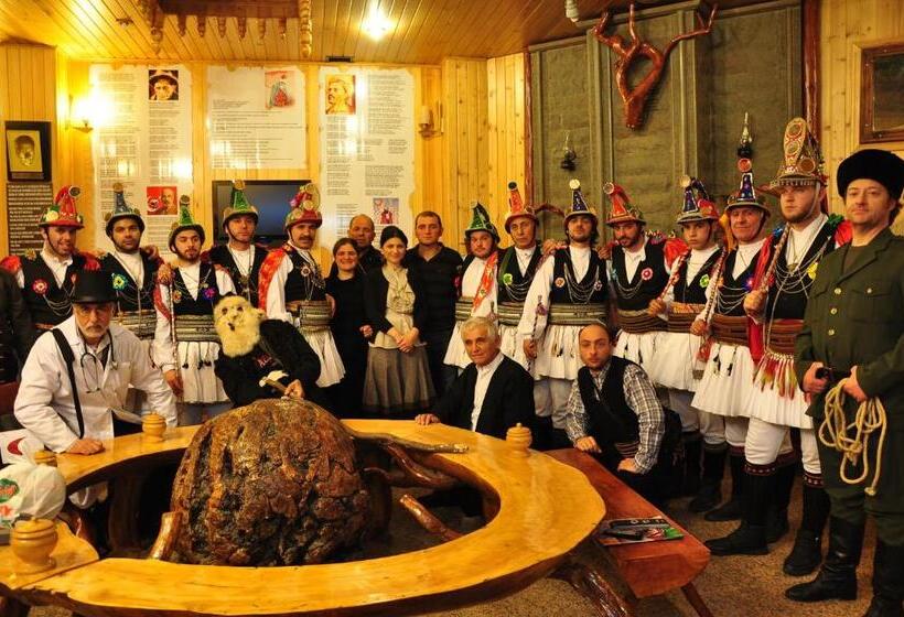 בית מלון כפרי Inan Kardesler