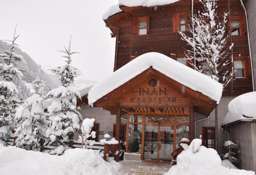 בית מלון כפרי Inan Kardesler