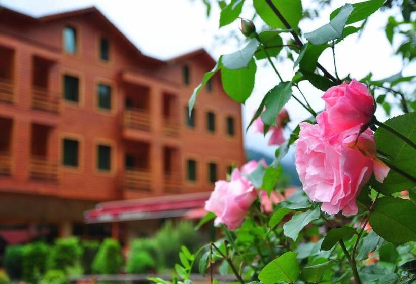 בית מלון כפרי Inan Kardesler