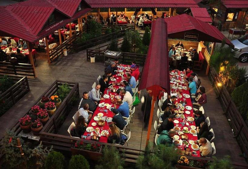 בית מלון כפרי Inan Kardesler